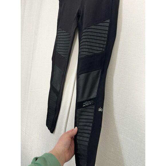 Alo Yoga High Waist Moto Leggings Black Small 25"‎ - Picture 3 of 7
